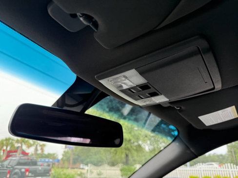 Used 2013 Ford Taurus SEL image 23