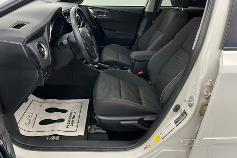 Used 2018 Toyota Corolla iM image 18