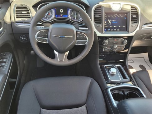 Used 2023 Chrysler 300 Touring w/ Sport Appearance Package image 8