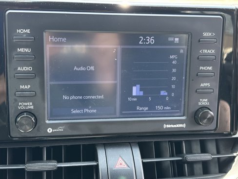 Used 2021 Toyota RAV4 LE image 8