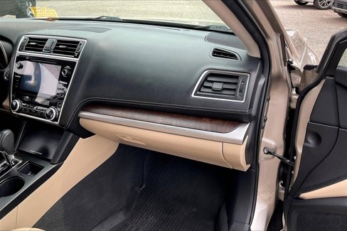 Used 2018 Subaru Outback 2.5i Limited image 17