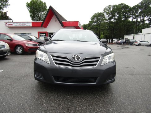 Used 2010 Toyota Camry image 3
