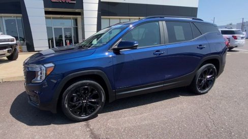 Certified 2022 GMC Terrain SLE w/ Driver Convenience Package image 5
