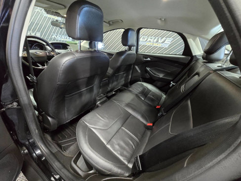 Used 2016 Ford Focus SE w/ Equipment Group 201A image 27