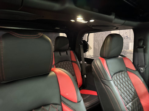 Used 2023 Jeep Wrangler Sport S image 18