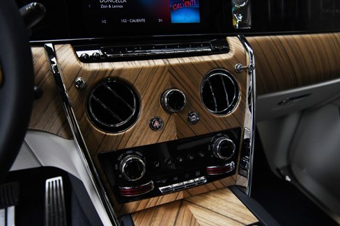 New 2025 Rolls-Royce Cullinan image 18