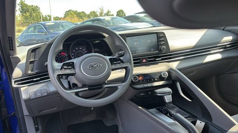 Used 2023 Hyundai Elantra SEL image 13