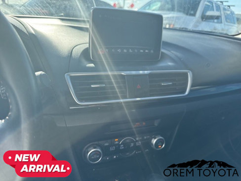 Used 2015 MAZDA MAZDA3 i Touring w/ Technology Package image 10