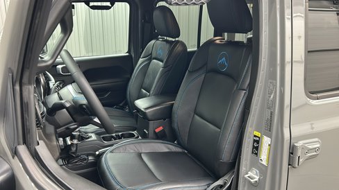 Used 2023 Jeep Wrangler Unlimited Rubicon 4xe image 31