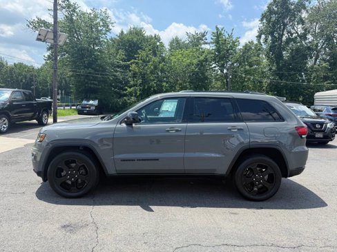 Used 2019 Jeep Grand Cherokee Laredo image 4