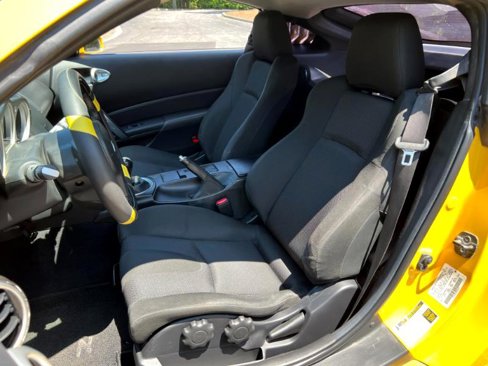 Used 2005 Nissan 350Z Touring w/ (N93) Cargo Convenience Pkg image 19