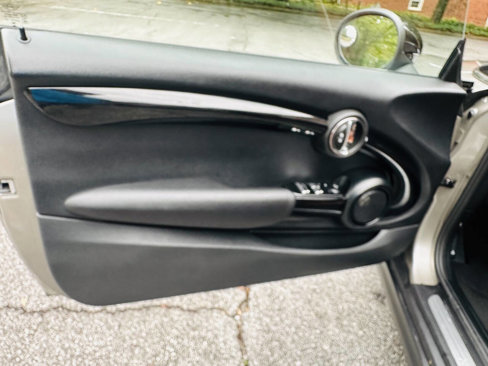 Used 2017 MINI Cooper S image 25