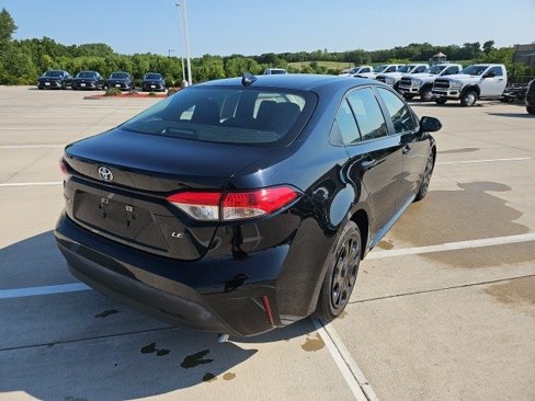 Used 2023 Toyota Corolla LE image 6