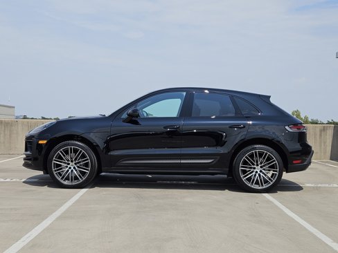 Used 2024 Porsche Macan image 2