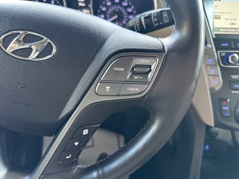 Used 2017 Hyundai Santa Fe Limited image 25
