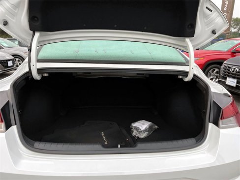 Certified 2023 Hyundai Elantra SEL w/ Convenience Package image 8