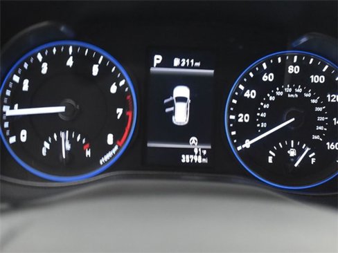 Used 2023 Hyundai Kona SEL w/ Winter Weather Package image 12
