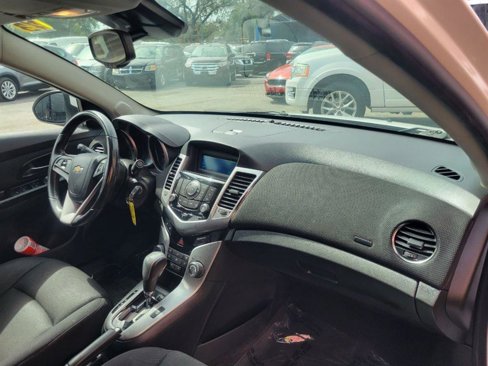 Used 2014 Chevrolet Cruze LT image 10