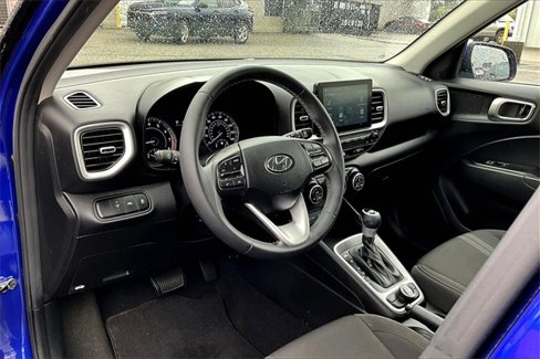 Used 2022 Hyundai Venue SEL image 11
