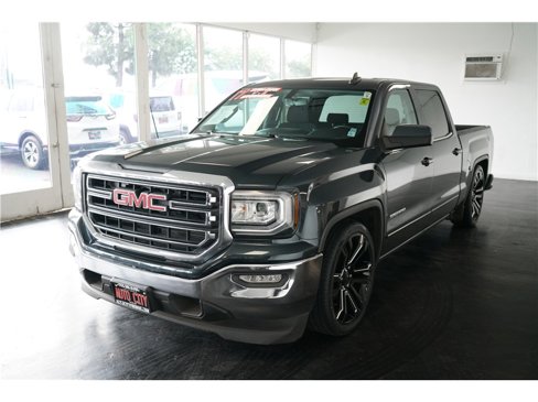 Used 2017 GMC Sierra 1500 SLE w/ SLE Value Package image 3
