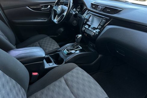 Used 2021 Nissan Rogue Sport SV image 21