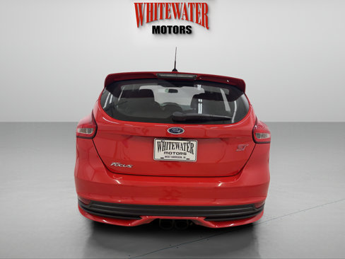 Used 2017 Ford Focus ST image 3