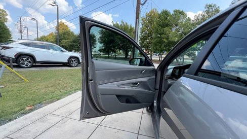 Used 2023 Hyundai Elantra SEL w/ Convenience Package image 36