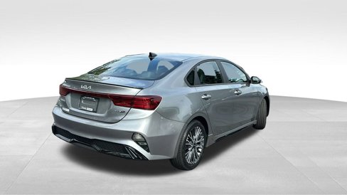 Used 2022 Kia Forte GT-Line w/ GT-Line Premium Package image 7