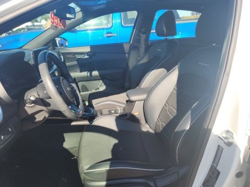 Used 2023 Kia Forte GT-Line w/ GT-Line Premium Package image 13