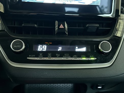 Used 2024 Toyota Corolla LE image 18