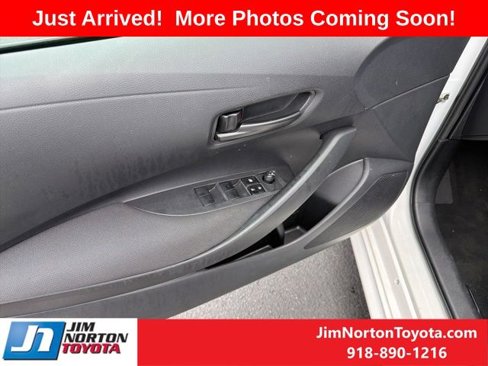 Used 2022 Toyota Corolla LE image 11