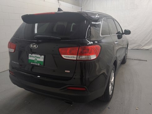 Used 2017 Kia Sorento LX w/ LX Convenience Package image 9