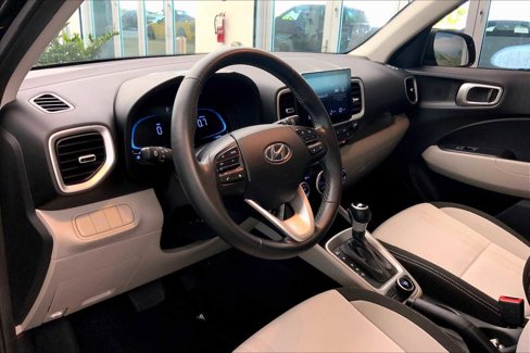 Used 2023 Hyundai Venue SEL image 16