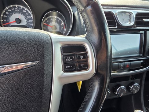 Used 2014 Chrysler 200 Touring image 16