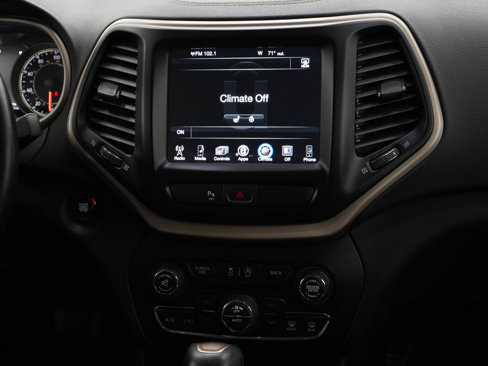 Used 2018 Jeep Cherokee Limited w/ Trailer Tow Group image 14