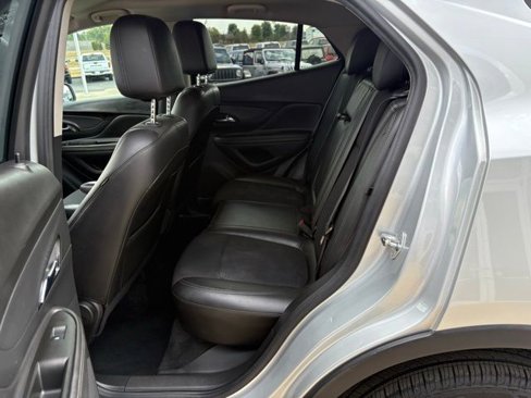 Used 2022 Buick Encore Preferred image 22