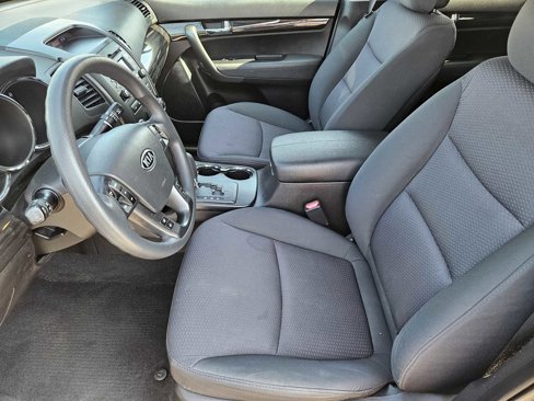 Used 2011 Kia Sorento LX w/ Convenience Pkg image 11
