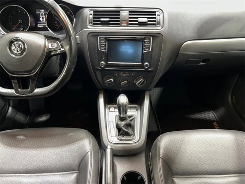 Used 2017 Volkswagen Jetta SE image 34