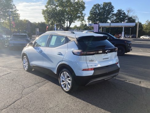 Used 2023 Chevrolet Bolt EUV LT w/ Comfort Package image 5