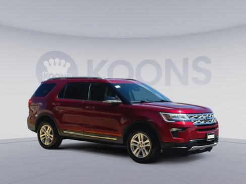 Used 2018 Ford Explorer XLT w/ Equipment Group 201A image 10