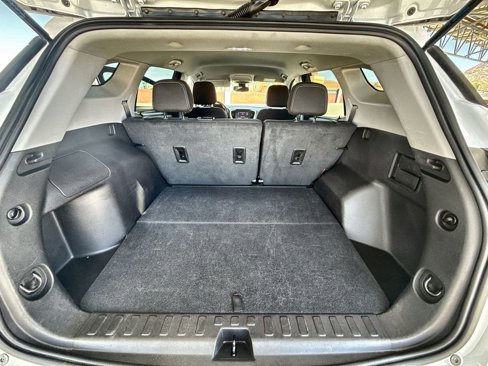 Used 2024 GMC Terrain SLE image 25