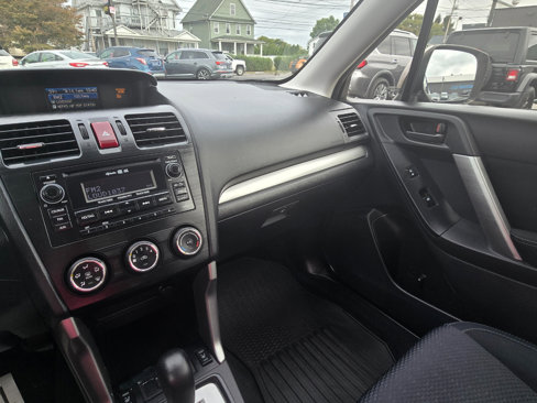 Used 2015 Subaru Forester 2.5i Premium w/ All-Weather Package image 10
