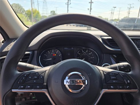 Used 2020 Nissan Rogue SV image 35