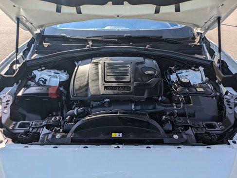 Used 2020 Jaguar F-PACE Premium image 31
