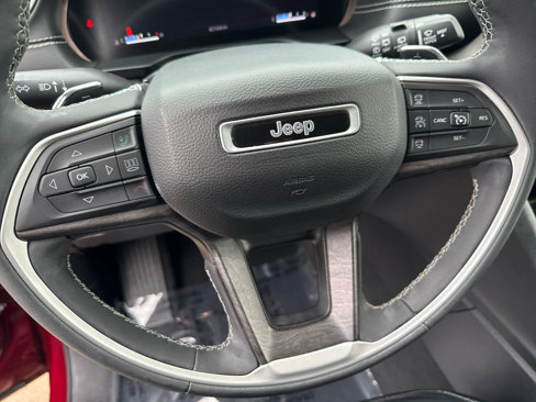 Used 2023 Jeep Grand Cherokee Limited w/ Black Appearance Package image 21