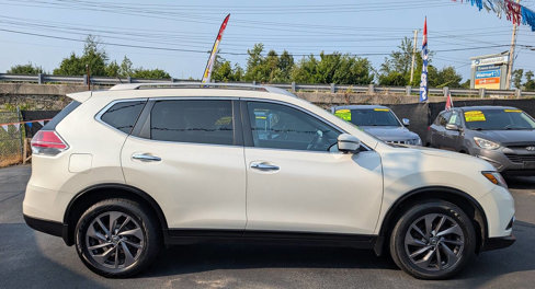 Used 2016 Nissan Rogue SL image 2