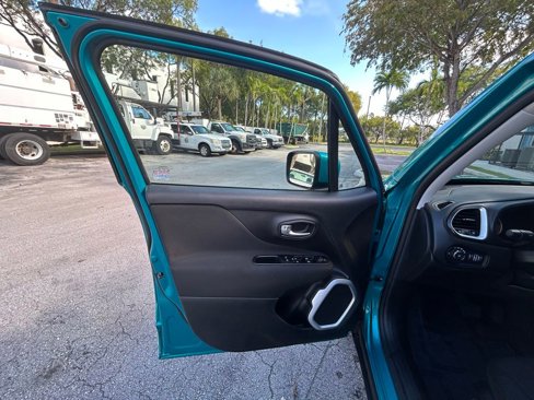 Certified 2021 Jeep Renegade Latitude image 16