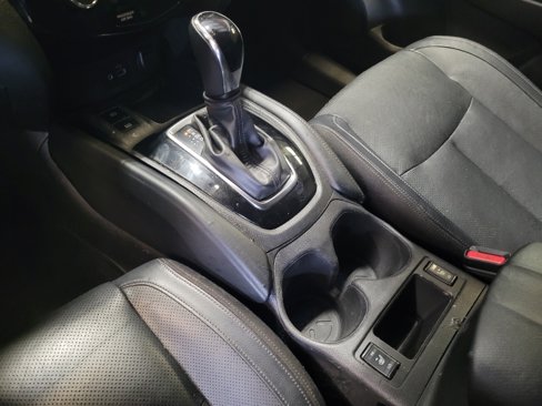 Used 2018 Nissan Rogue SL w/ Premium Package image 26