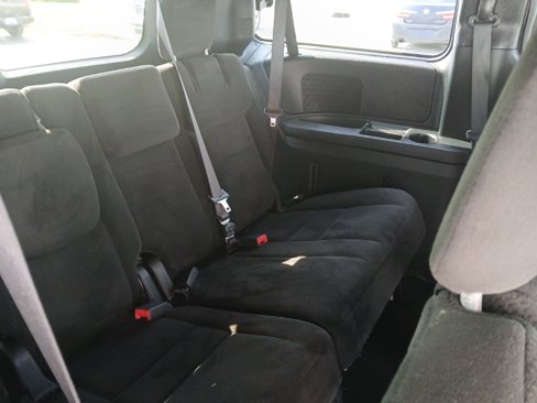 Used 2016 Dodge Grand Caravan SE image 20
