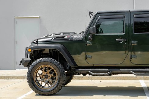 Used 2011 Jeep Wrangler Unlimited Rubicon w/ Dual Top Group image 7